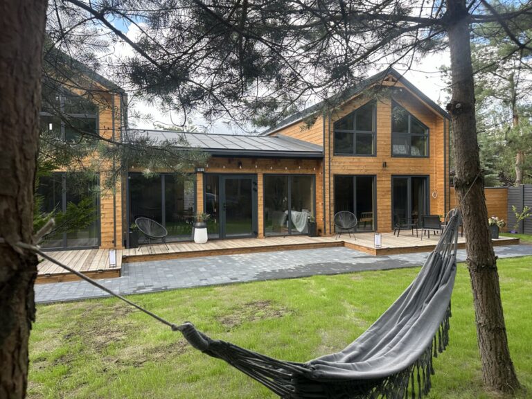 Apartamenty, domki na wynajem nad jeziorem Powidzkim z Jacuzzi.